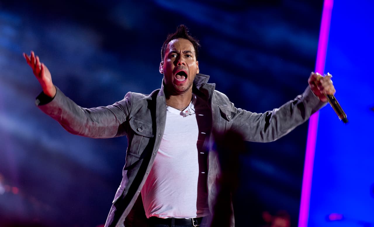 Y cuando las fans piden más, Romeo se pregunta, ¿qué otra cosa quieren?