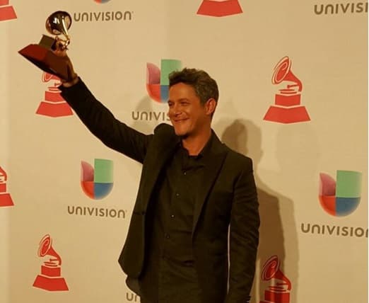 Otro que luego de la gala compartió una linda foto en sus redes fue Alejandro Sanz.