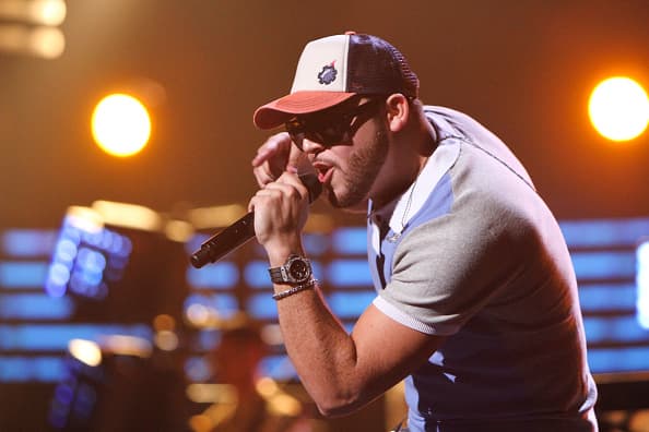 En el décimo lugar, como artista latino más escuchado en 
<i>Spotify</i> está 
<b>Gerardo Ortiz.</b>