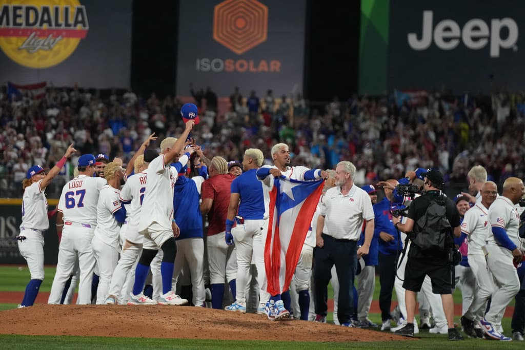 Puerto Rico regresa al terreno de juego el lunes, 9 de marzo, a las 7:00 p.m. cuando se enfrenta a la novena de 
<b><a href="https://www.univision.com/noticias/estados-unidos/trump-sobre-cuba-presidente-estados-unidos-dice-que-isla-caera-muy-pronto" target="_blank">Cuba</a></b>, mientras que el martes, 10 de marzo, juega contra 
<b>Canadá</b>, a la misma hora.
<br>Al momento, la selección boricua 
<b>avanza en el Grupo A</b>, invicta con 2 victorias.