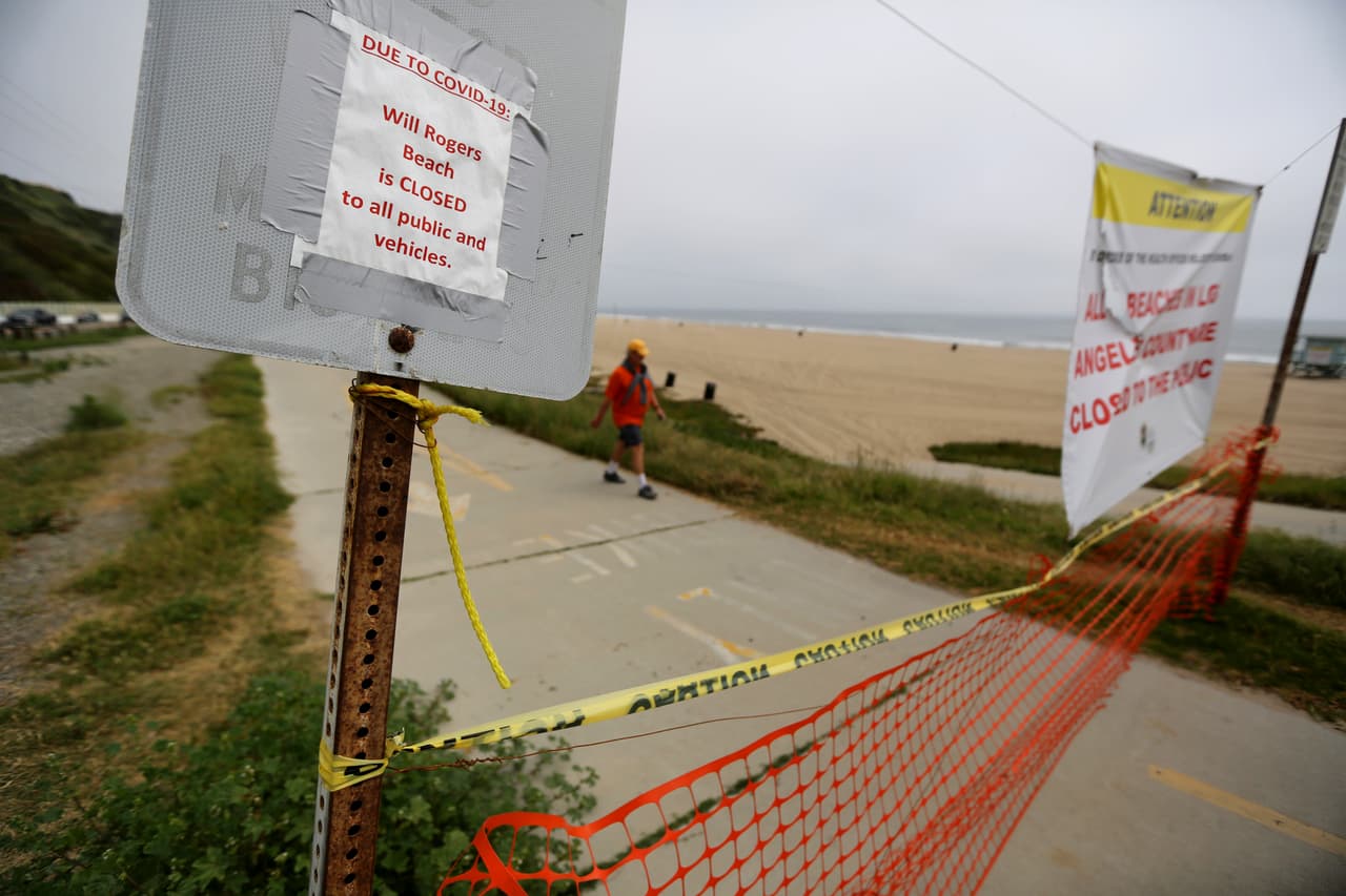 En contraste, las playas del condado de Los Ángeles permanecen vacías, como las del parque WIll Rogers (en la foto). Las autoridades del condado han insistido en no relajar las medidas de aislamiento y de mantenerlas cerradas.