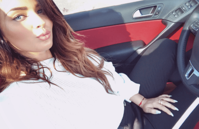 La guapa actriz rusa nos sorprendió desde su debut en las telenovelas con su participación en ‘Pasión y poder’, en dónde también trabajo bajo el mando del productor José Alberto Castro.