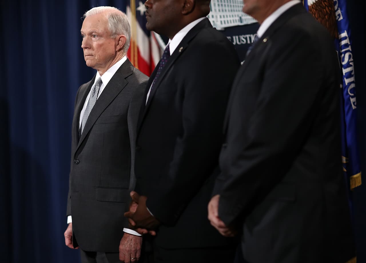 Sessions testificará en una audiencia pública en el Senado este martes: esto es lo que quieren preguntarle sobre Comey y el 'Rusiagate'