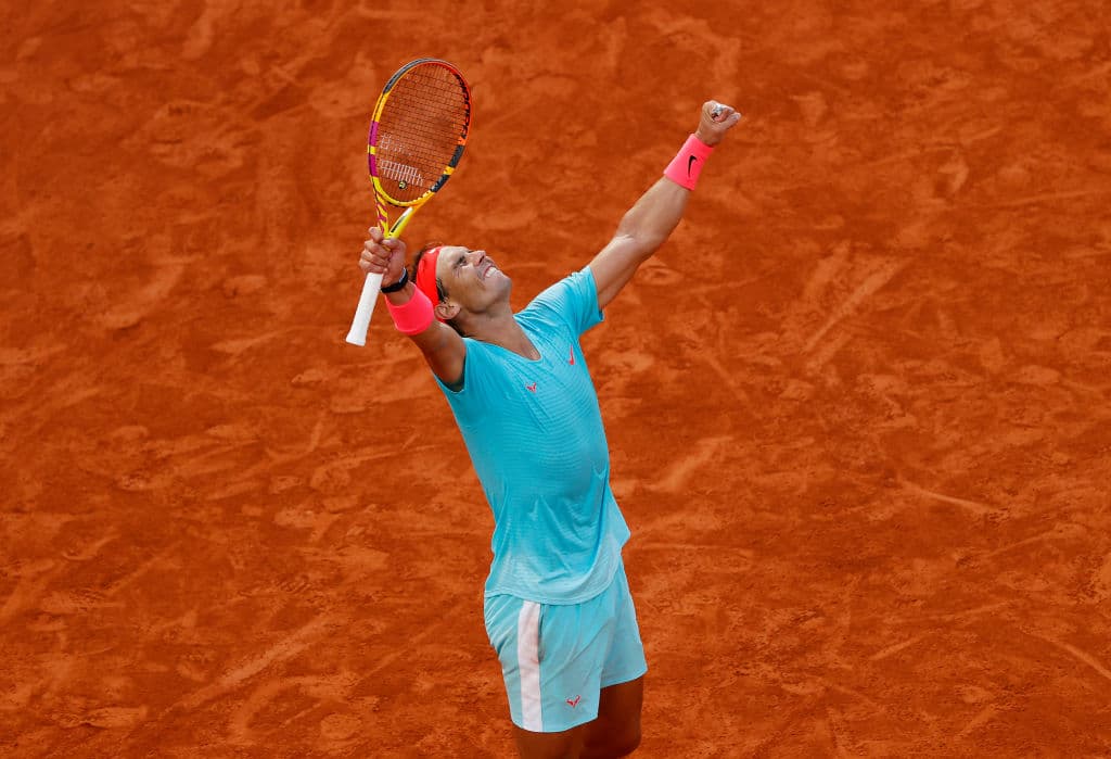Rafael Nadal venció a Diego Schwartzman con parciales de 6-3, 6-3 y 7-6. Djokovic derrotó a Tsitisipás con parciales de 6-3, 6-2, 5-7, 4-6 y 6-1.