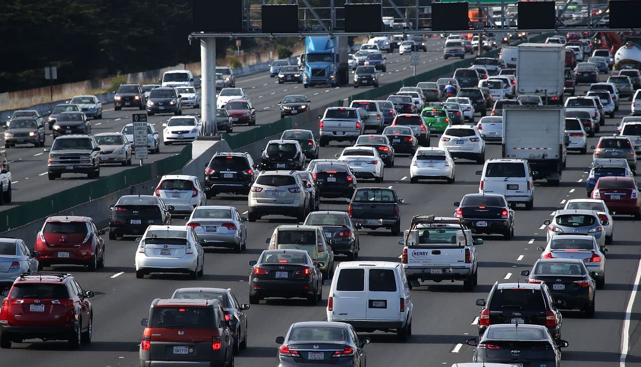 Darle licencias de conducir a los indocumentados mejoró la seguridad de las calles de California