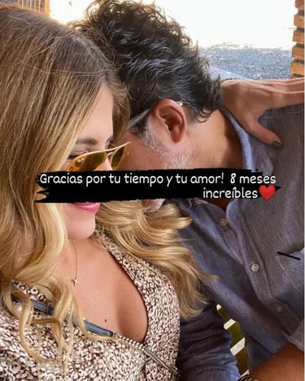 Pero desde hace unas semanas corrieron versiones de que habían finalizado la relación. Para contener los rumores, apenas el pasado 5 de febrero el presentador publicó esta foto en Instagram celebrando los que serían 8 meses de noviazgo. 
<br>