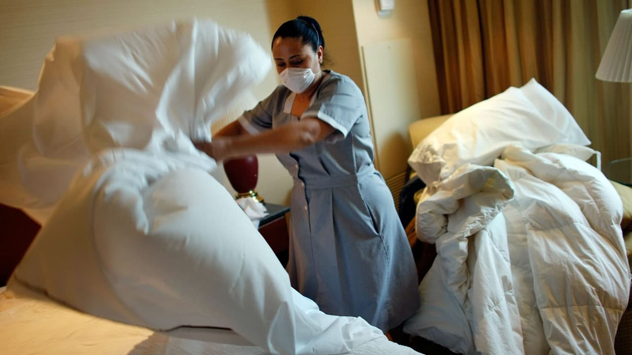 Condado Miami-Dade ayuda con $1,000 a trabajadores de la industria hotelera afectados por el coronavirus
