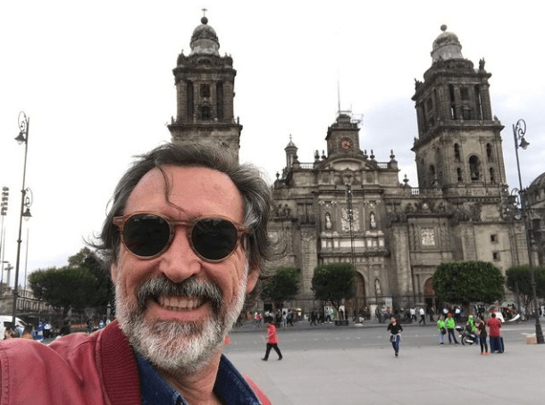 En una entrevista para ‘El País’ el artista contó qué significa para él tener éxito y aseguró que “ver una luz encendida” al llegar a casa es lo mejor para él.