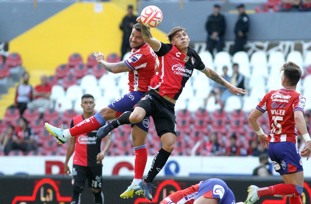 Atlético San Luis, con un doblete Abel Hernández y un tanto de Zahid Muñoz, remontó ante Atlas, actual campeón, que quedó casi eliminado del Apertura 2022.