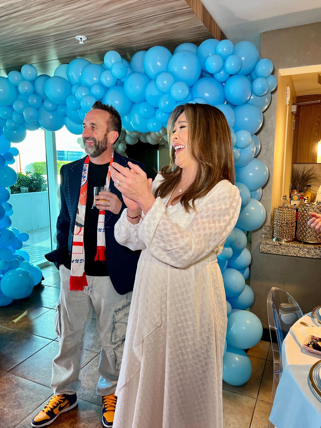 La madre primeriza y su esposo echaron la casa por la ventana con una fiesta en la que cuidaron hasta el más mínimo detalle.