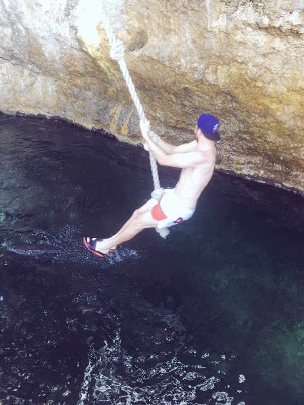 Gignac festeja Navidad en un cenote