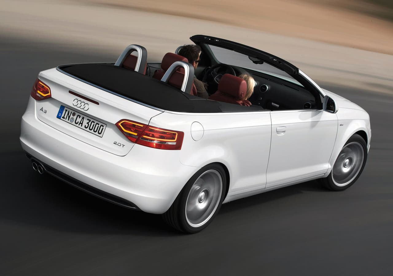 En algún momento de su carrera, cuando jugaba para el Barcelona, Rafa Márquez tuvo un A3 Cabriolet. El legendario capitán mexicano escogió este modelo en una de las clásicas entregas de Audi a la plantilla del Barcelona. En la imagen aparece el modelo año 2008 del A3 Cabriolet que se ofreció en dos variantes de motorización con performances comprendidas entre los 105 HP y los 200 HP. El modelo 2015 tenía un precio a partir de los 30,000 dólares.