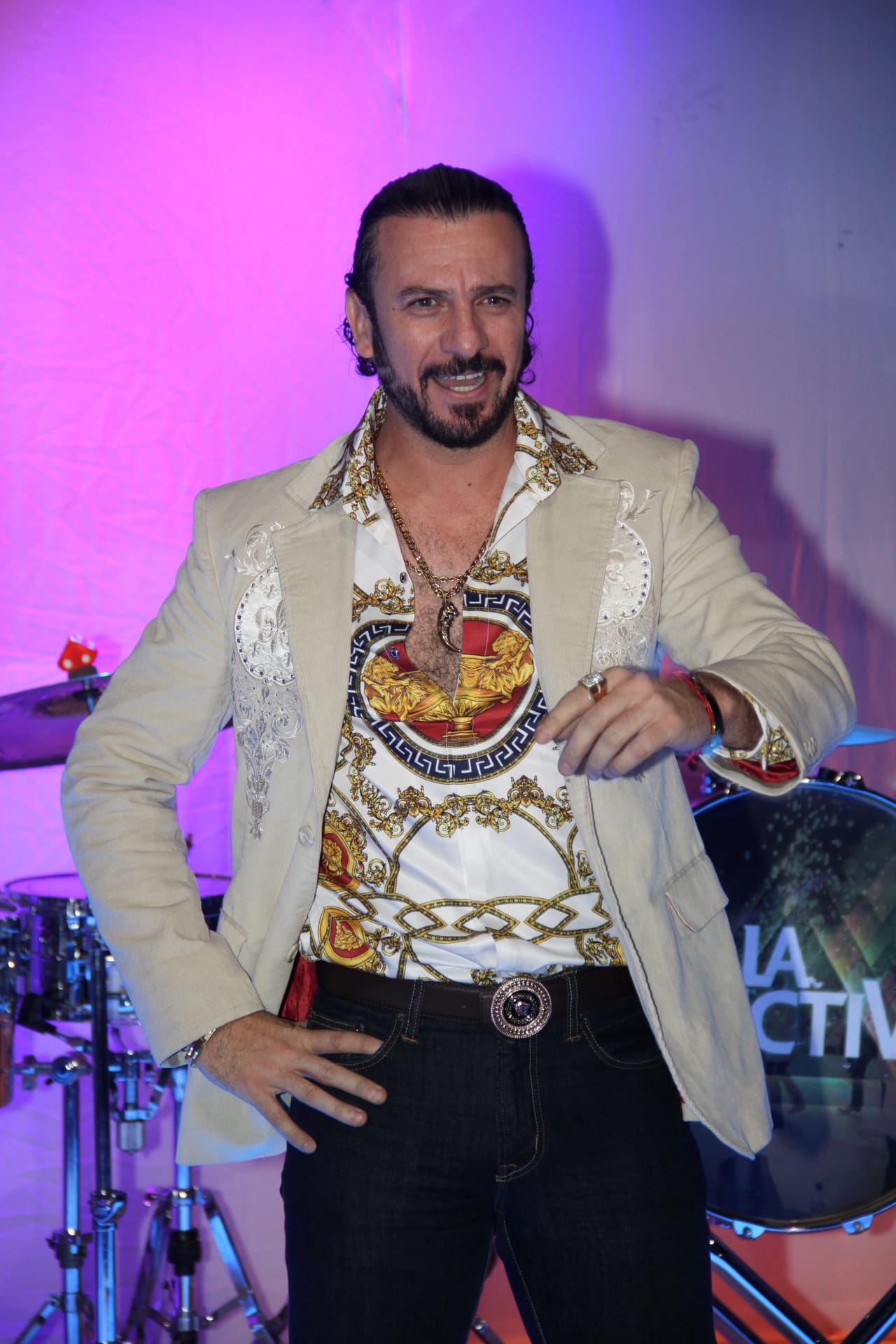 A Alejandro Ávila lo veremos con un 'look' muy distinto al que nos tenía acostumbrados.