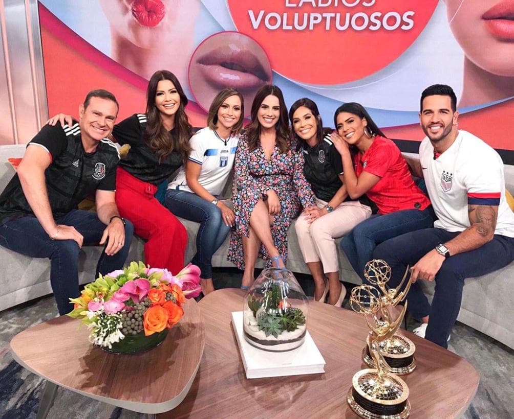 Sus compañeros del show recibieron la noticia con gran felicidad, el nuevo integrante en la familia llegará en diciembre del año en curso.