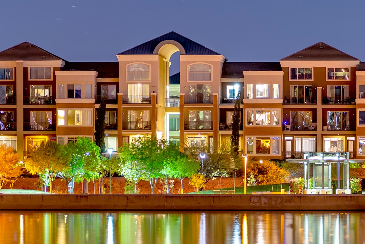 <b>Puesto 11. Tempe, Arizona</b>.
<br>
<br>Valor promedio de la vivienda en febrero de 2020: 320,024 dólares.
<br>
<br>Valor promedio de la vivienda en enero de 2021: 372,654 dólares.
<br>
<br>Cambio bruto durante la pandemia: + 52,630 dólares.
<br>
<br>Porcentaje de cambio: 16.45%.
<br>