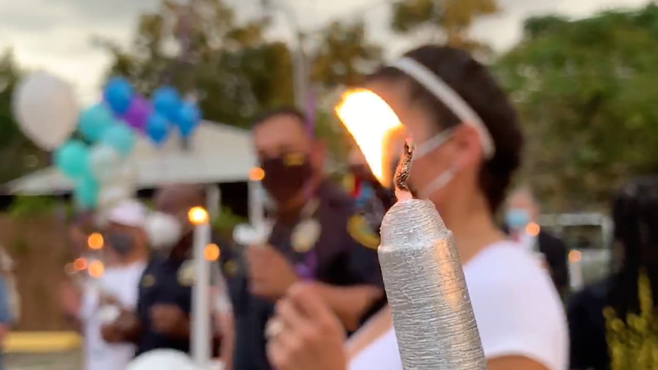 La familia sigue exigiendo justicia para esclarecer el caso de Chávez. Esta semana el 
<a href="https://www.univision.com/local/houston-kxln/despiden-a-cuatro-oficiales-de-la-policia-de-houston-involucrados-en-el-caso-de-nicolas-chavez">jefe de la Policía de Houston, Arturo Acevedo, despidió a cuatro oficiales</a> que estarían implicados en la muerte de Nicolás, quien tenía 27 años.