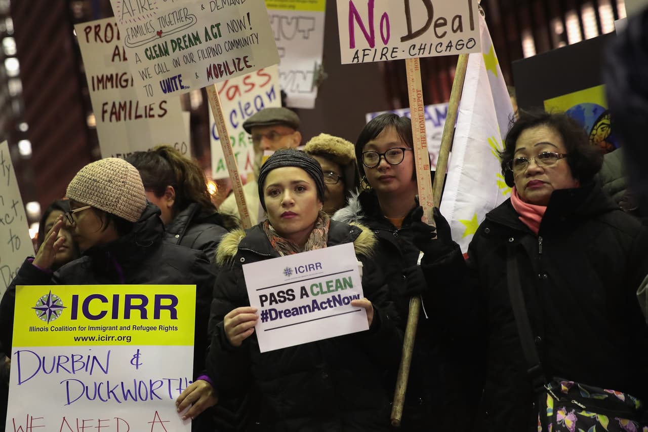 Estos son los 17 senadores demócratas a quienes los dreamers acusan de abandonarlos
