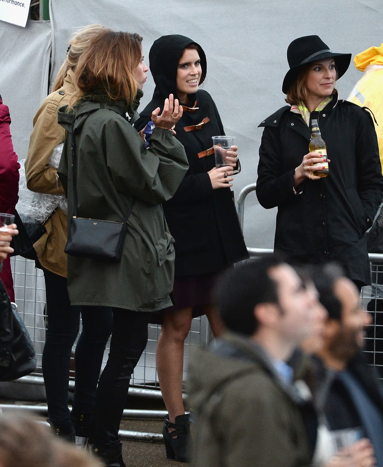 Las princesas Beatriz y Eugenia también estuvieron entre el público.