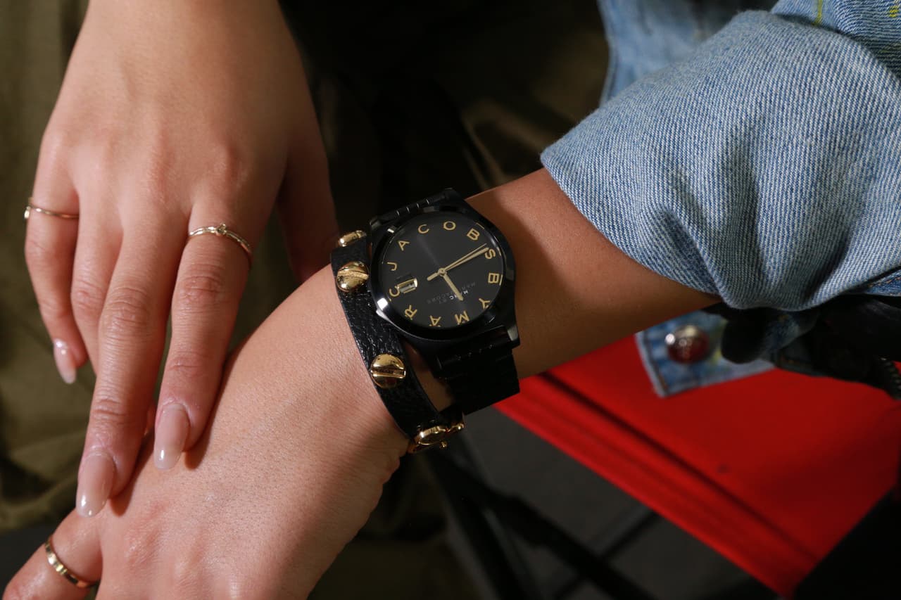 Y el cual va muy bien acompañado a todod tipo de accesorios.