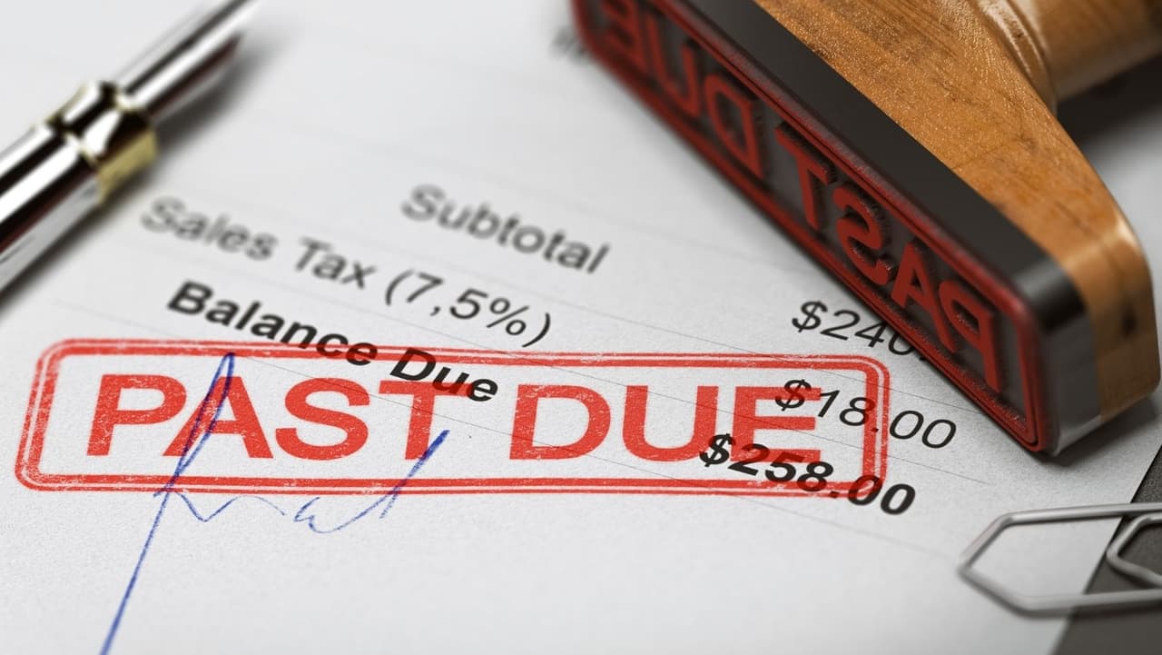 <b>Sepa lo que los cobradores pueden y no pueden hacer para cobrar las deudas</b>: Ignorar a un cobrador de deudas no hará que la deuda o el cobrador desaparezcan. De hecho, podría empeorar sus problemas financieros. Podría obligar al cobrador de deudas a tomar medidas más drásticas, como presentar una
<b>demanda </b>en su contra.