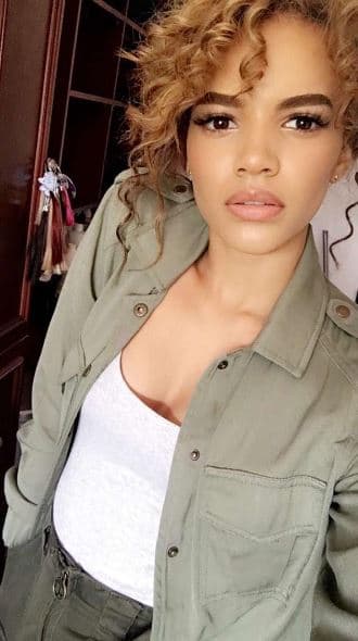 Leslie por su parte, se muestra reflexiva y siempre agradecida con su ascendente carrera.