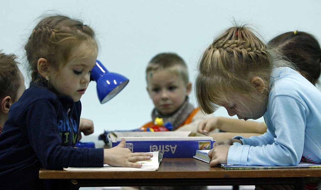 La educación sexual es un tema complicado para los padres debido a la escasa información que poseen, la carga religiosa y los prejuicios.