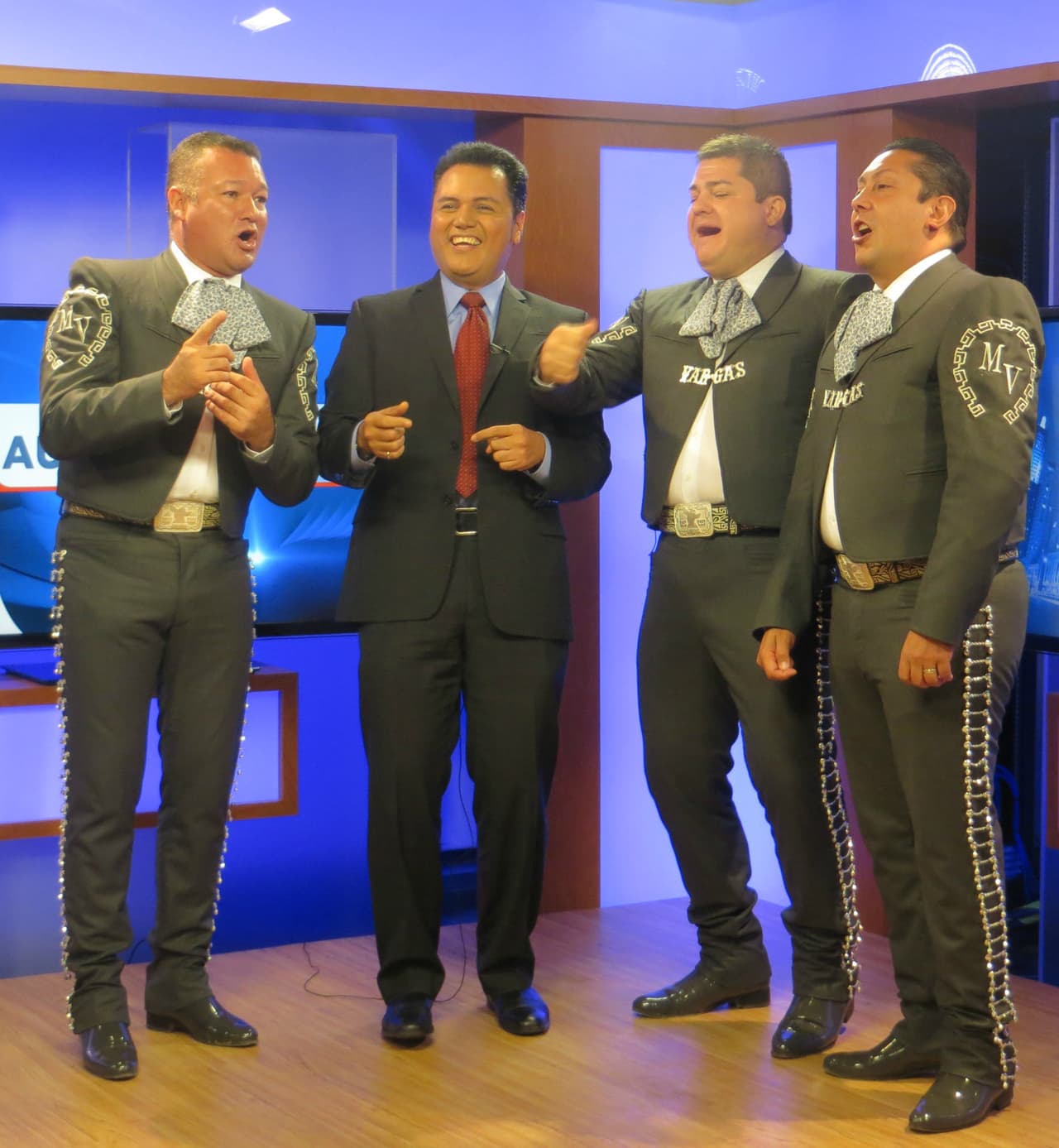 En la entrevista nos dimos cuenta que Auri no canta mal las rancheras.