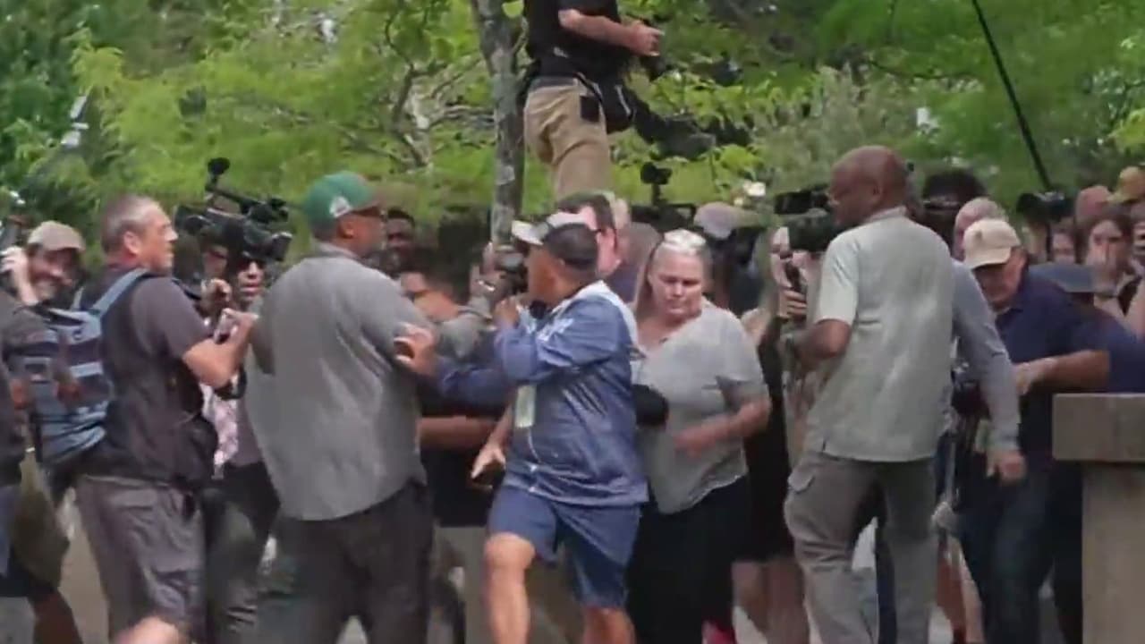 Acusan a mujer de haber intimidado al jurado del caso Lindsay Clancy