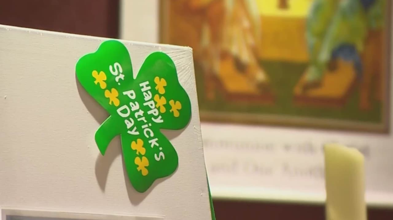 Día de San Patricio 2026: Millones de personas visten de verde para que el duende no les pueda ver