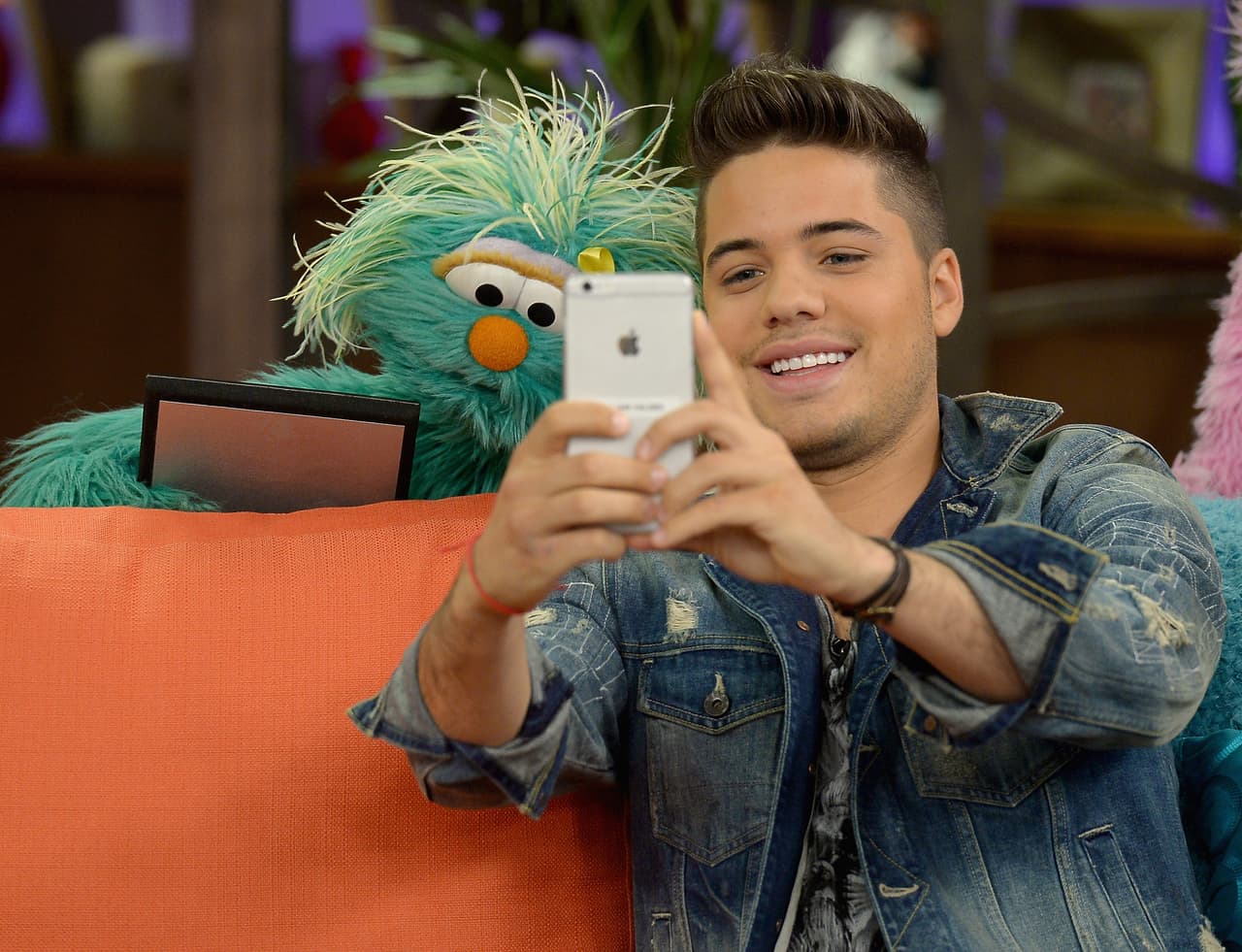 Pero no sólo estará en la alfombra, ya que también se unirá a Roselyn y Sebastián, para ser parte del show.