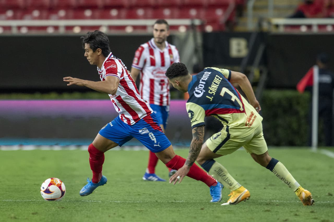 Henry Martín y Sebastián Córdova se encargan de darle la victoria al América 0-3 en Guadalajara.Las Águilas no dejan que Cruz Azul se despegue y continúan a dos puntos del líder, Chivas sigue sin encontrar su futbol y Chivas cae a la décimo tercera posición.