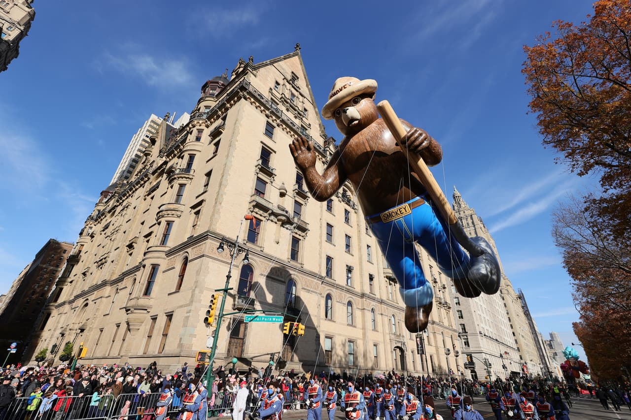 El habitual oso Smokey no podía faltar.