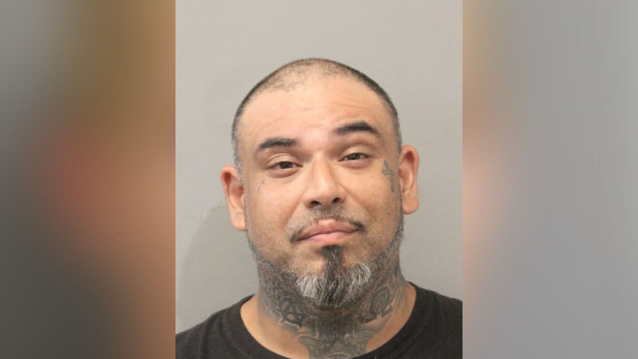 Saul Loreto Villalobos, es señalado de participar en organizaciones criminales, robo de correo.