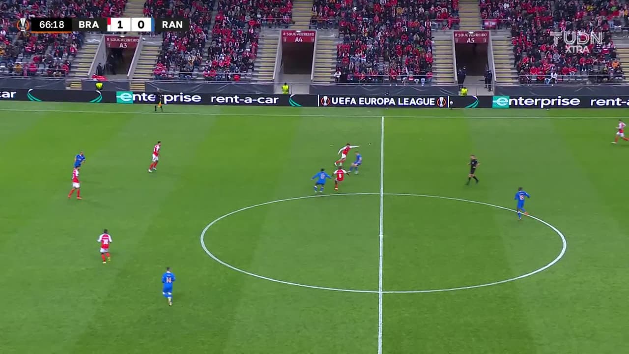 ¡TIRO ATAJADO! disparo por Rodrigo Gomes.