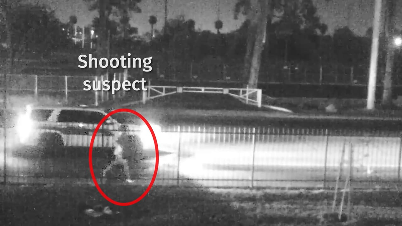 Revelan imágenes de fatal tiroteo entre un presunto ladrón y un oficial de policía de Phoenix.