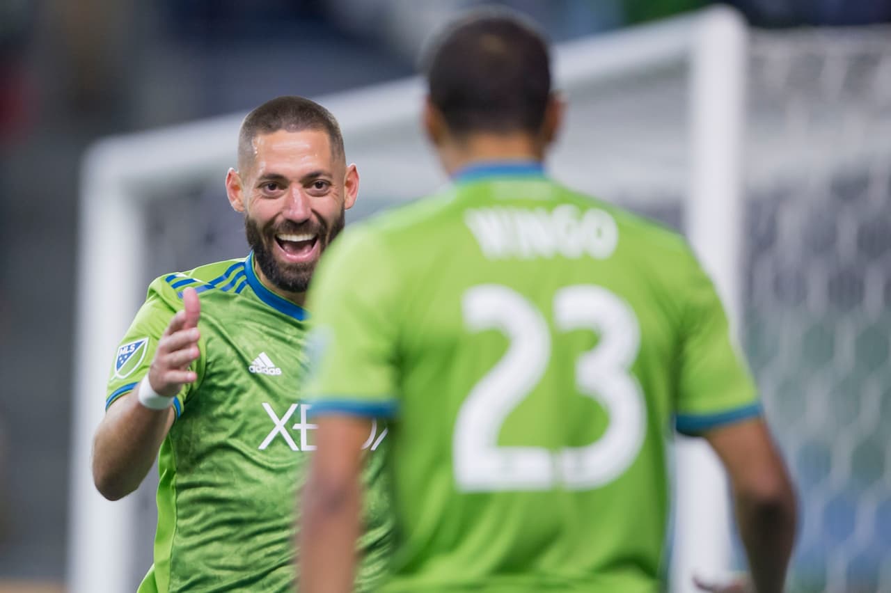 Al minuto 34 del segundo tiempo, Clint Dempsey puso el 1-0 a favor de Seattle Sounders tras pase de Henry Wingo.