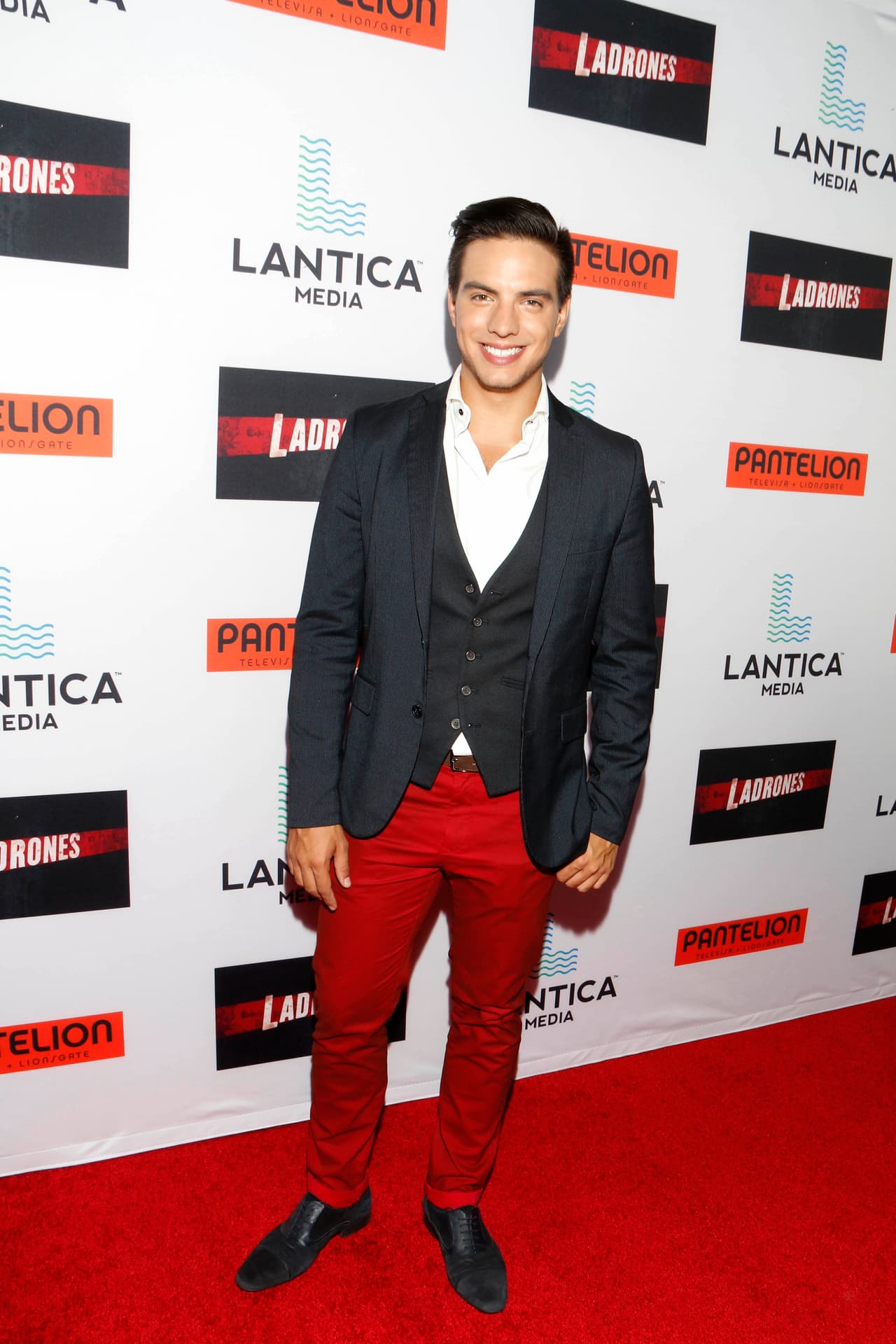 Aquello era un error. Vadhir es hijo de Silvana Prince, una mujer dedicada a las artes en México. 
<br>