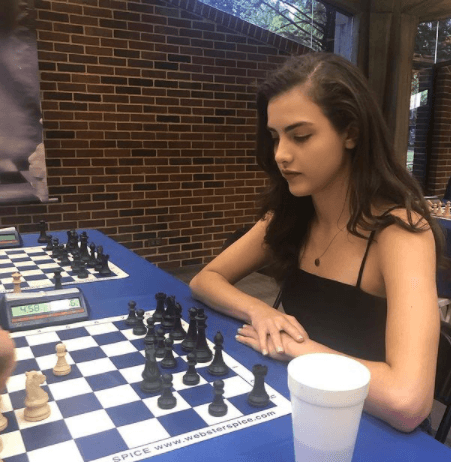 Alexandra venció al maestro noruego Jon Ludvig Hammer y eso la ayudó a sumar 450,000 seguidores.