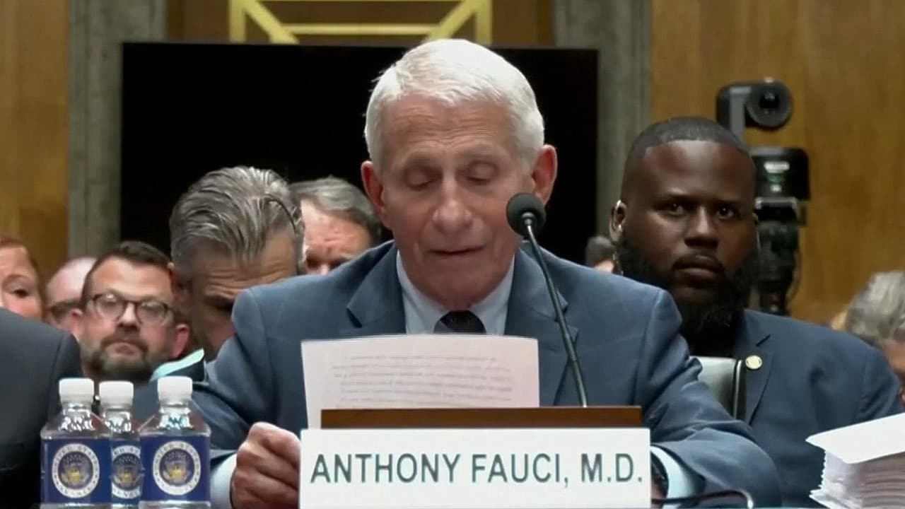 Comisión del Senado vota por declarar a Fauci en desacato al Congreso por no responder sobre COVID-19