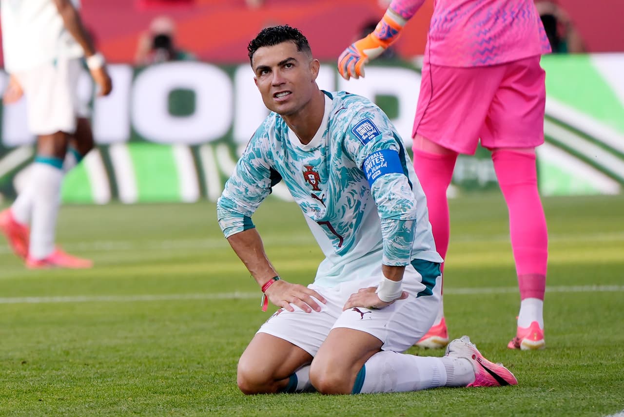 El portugués Cristiano Ronaldo (7) reacciona tras un disparo fallido durante el partido de dieciseisavos de final de la Copa del Mundo entre Portugal y Croacia en Toronto, el jueves 2 de julio de 2026.