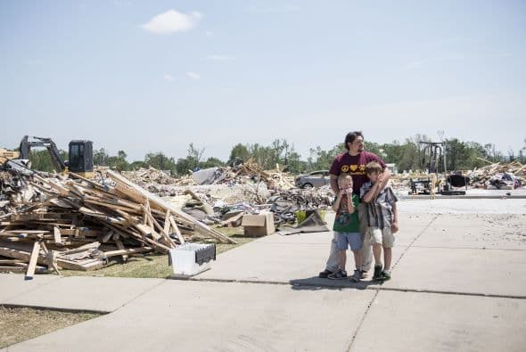 Obama se reunió en privado con familiares de las víctimas y miembros de los equipos de emergencia que actuaron tras producirse el desastre.