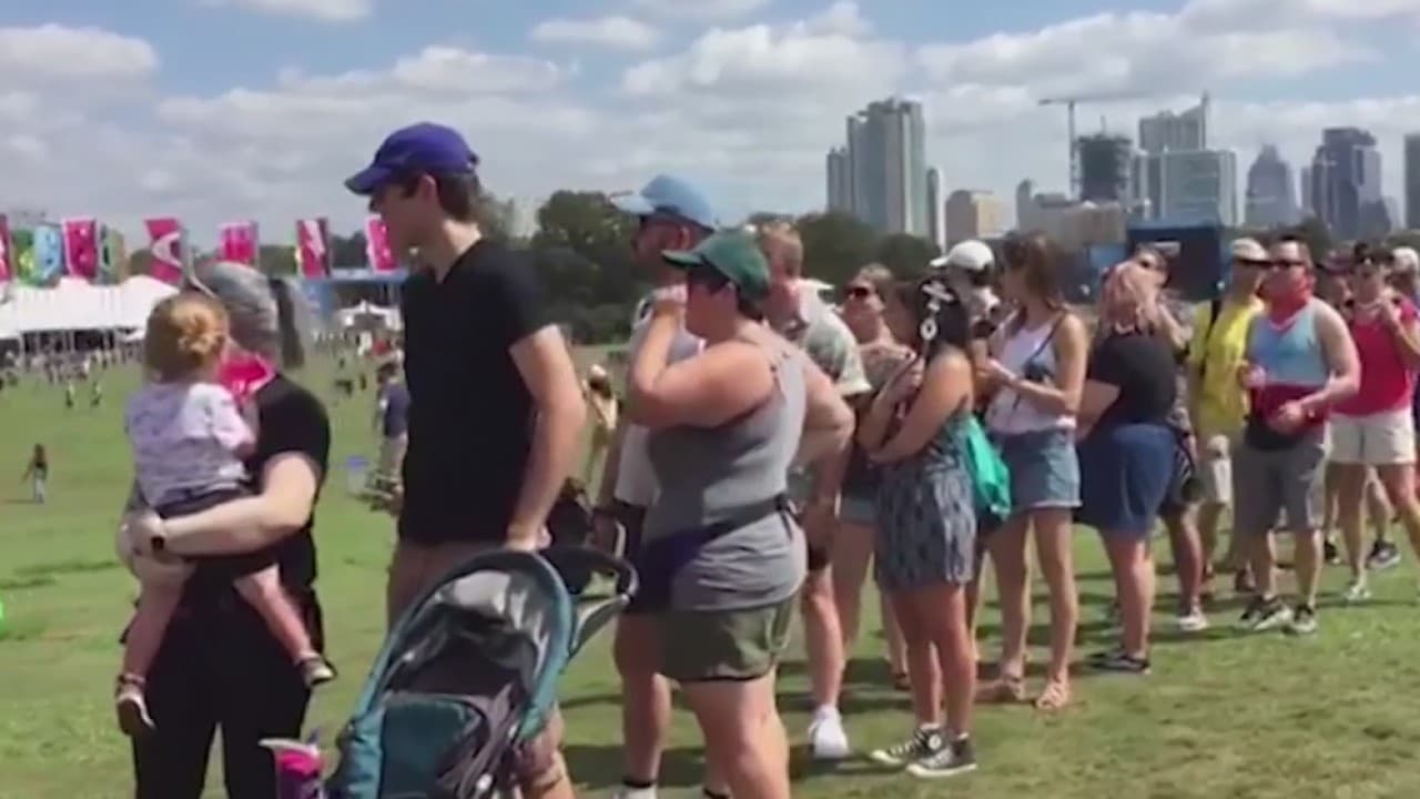 Policía arresta a un hombre acusado de revender boletos del ACL