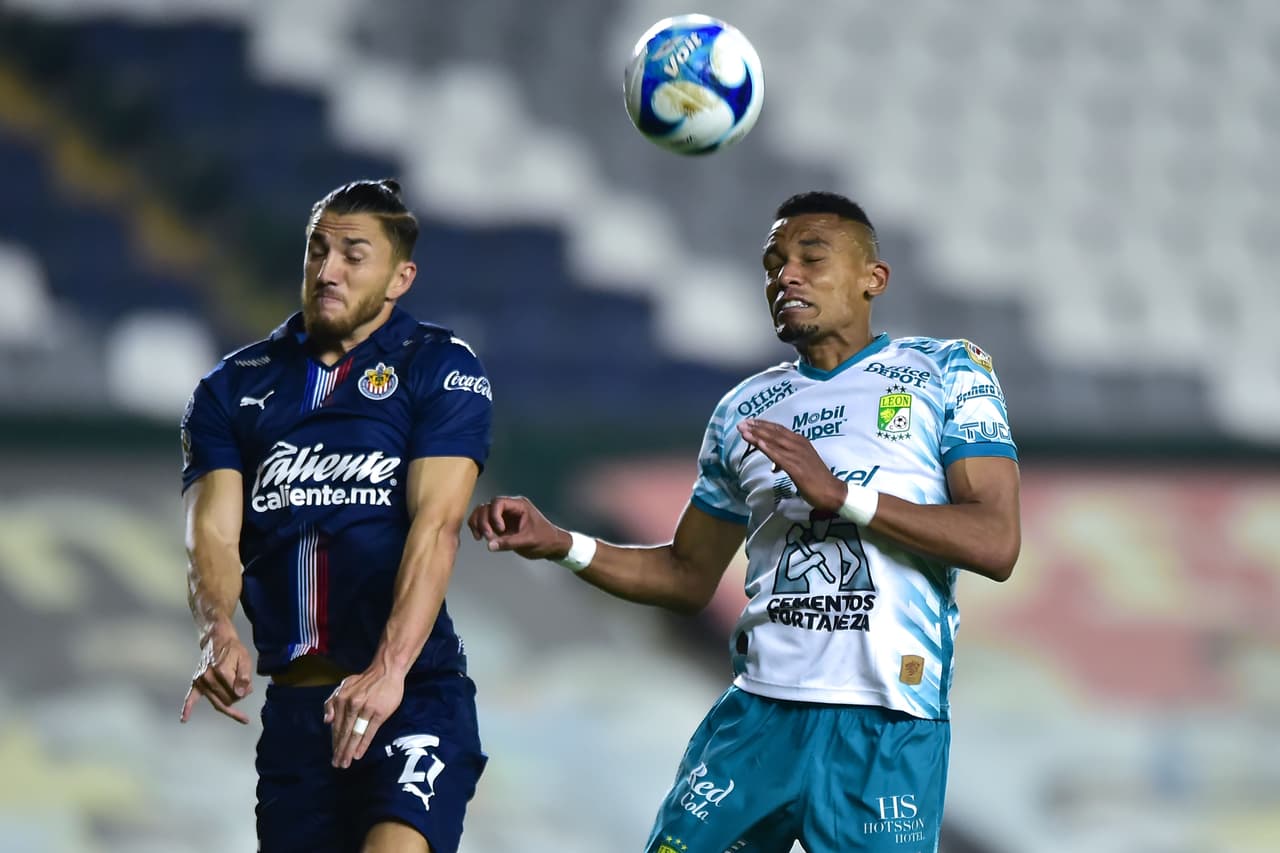 Con goles de Jesús Sánchez, José Macías y Alejandro Mayorga, Chivas vence 1-3 a León de visita y se adueña de los puntos. Chivas avanza hasta la posición número 11 y León se queda en el sótano con la quinceava plaza con cuatro unidades.