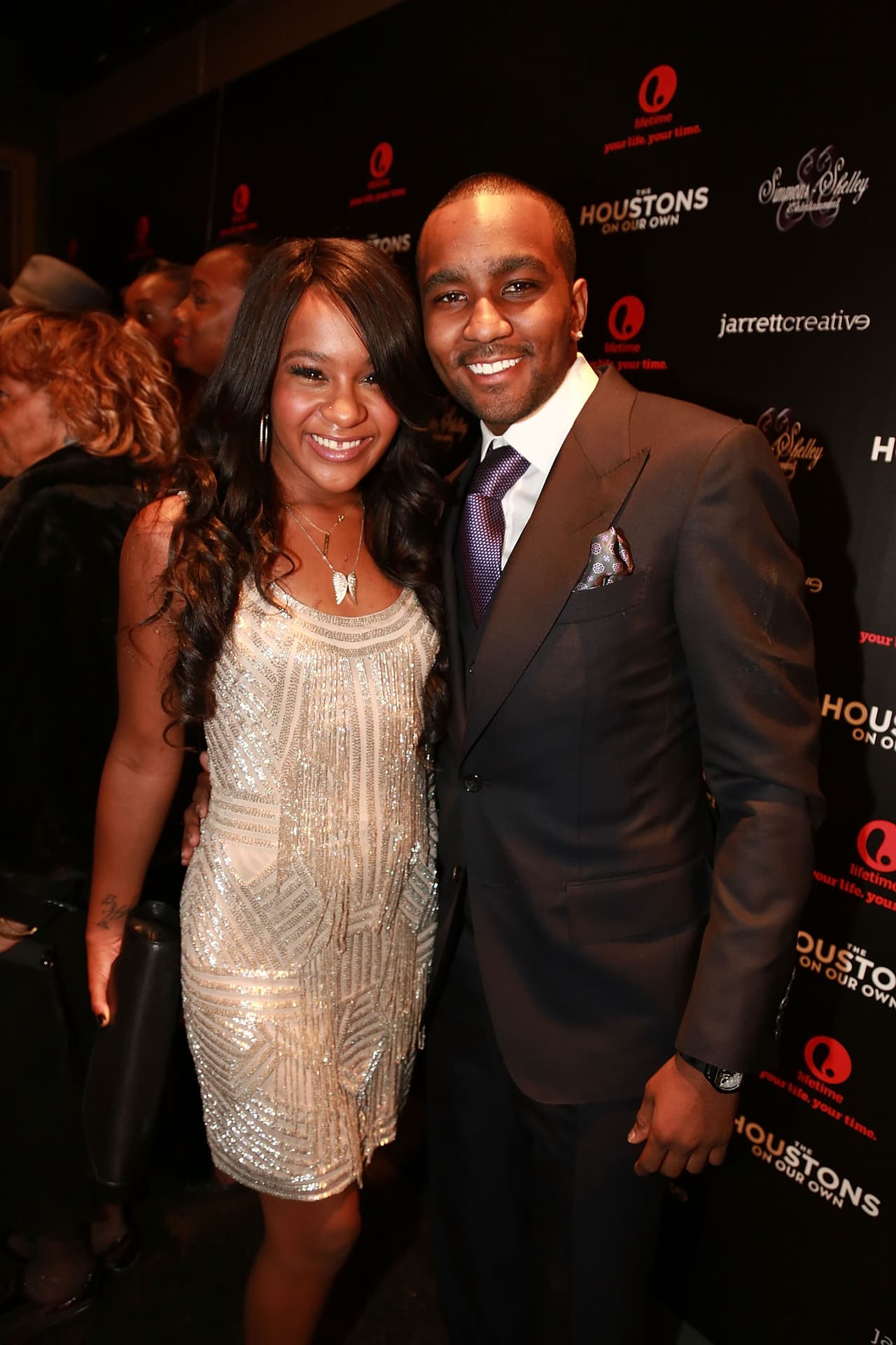 Pero estas declaraciones no lo quitan de la mira de la policía, ya que él continúa bajo investigación.