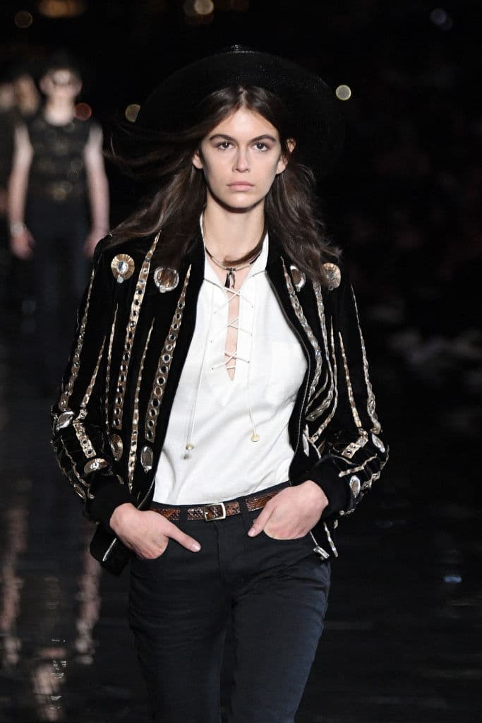 <b>Kaia Gerber – Cindy Crawford y Rande Gerber</b>
<br>Recientemente se convirtió en la mbajadora de 'Omega Tresor', aunque también ha promocionado ropa de Calvin Klein.