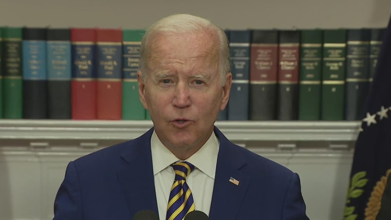 El presidente Joe Biden anunció parte de su plan para la cancelación parcial de deudas estudiantiles.