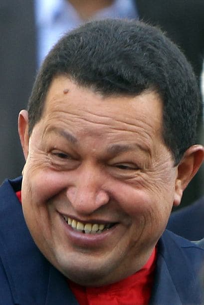 En cuanto a aniversarios, el presidente Hugo Chávez celebró el miércoles 12 años de gobernar y aunque ofreció una disculpa por sus fallas, aseguró que está en la batalla para lograr la reelección en el 2012.