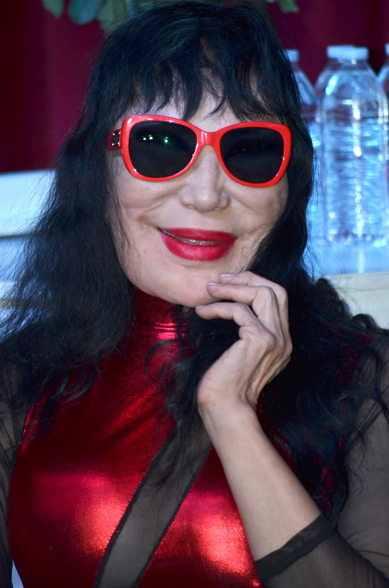 Lyn May ha sido 
<a href="https://www.univision.com/famosos/lyn-may-criticas-insultos-apariencia-fisica-niurka-carmen-campuzano-fotos">blanco de críticas</a> por su imagen a lo largo de los años, pero eso no ha impedido que se vuelva una figura relevante y controversial en el medio artístico.