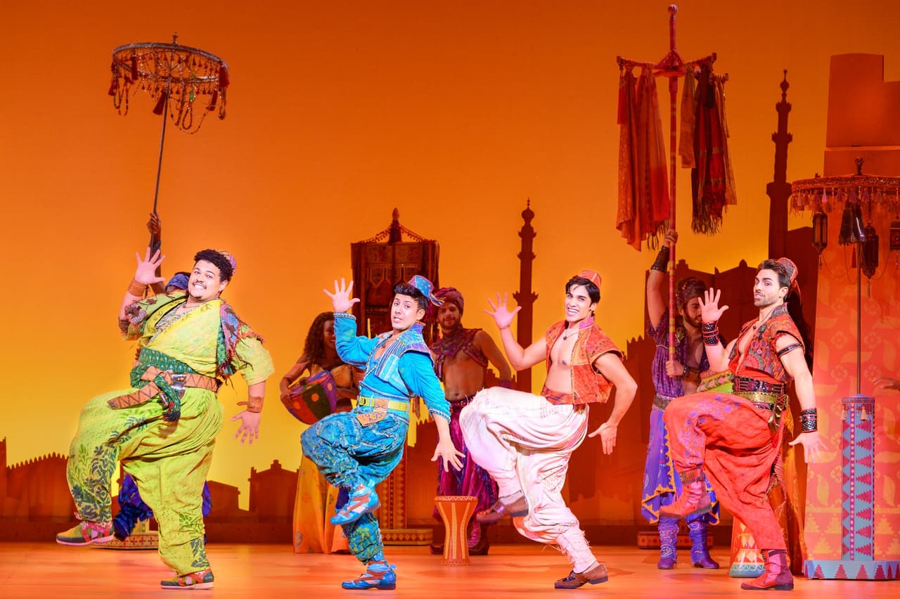 <b>Evento</b>: Disney’s Aladdin, the hit Broadway musical
<br>
<b>Fechas</b>: 10 al 14 de enero
<br>
<b>Lugar</b>: Fox Theatre Atlanta. 660 Peachtree St NE. Atlanta, GA
<br>
<b>Sitio web</b>: 
<a href="https://atlanta.broadway.com/shows/disneys-aladdin-2/">https://atlanta.broadway.com/shows/disneys-aladdin-2/</a> 
<br>
<br>Experimenta el clásico en un musical lleno de ritmo, magia, comedia y belleza, como solo lo podrías ver en Broadway.