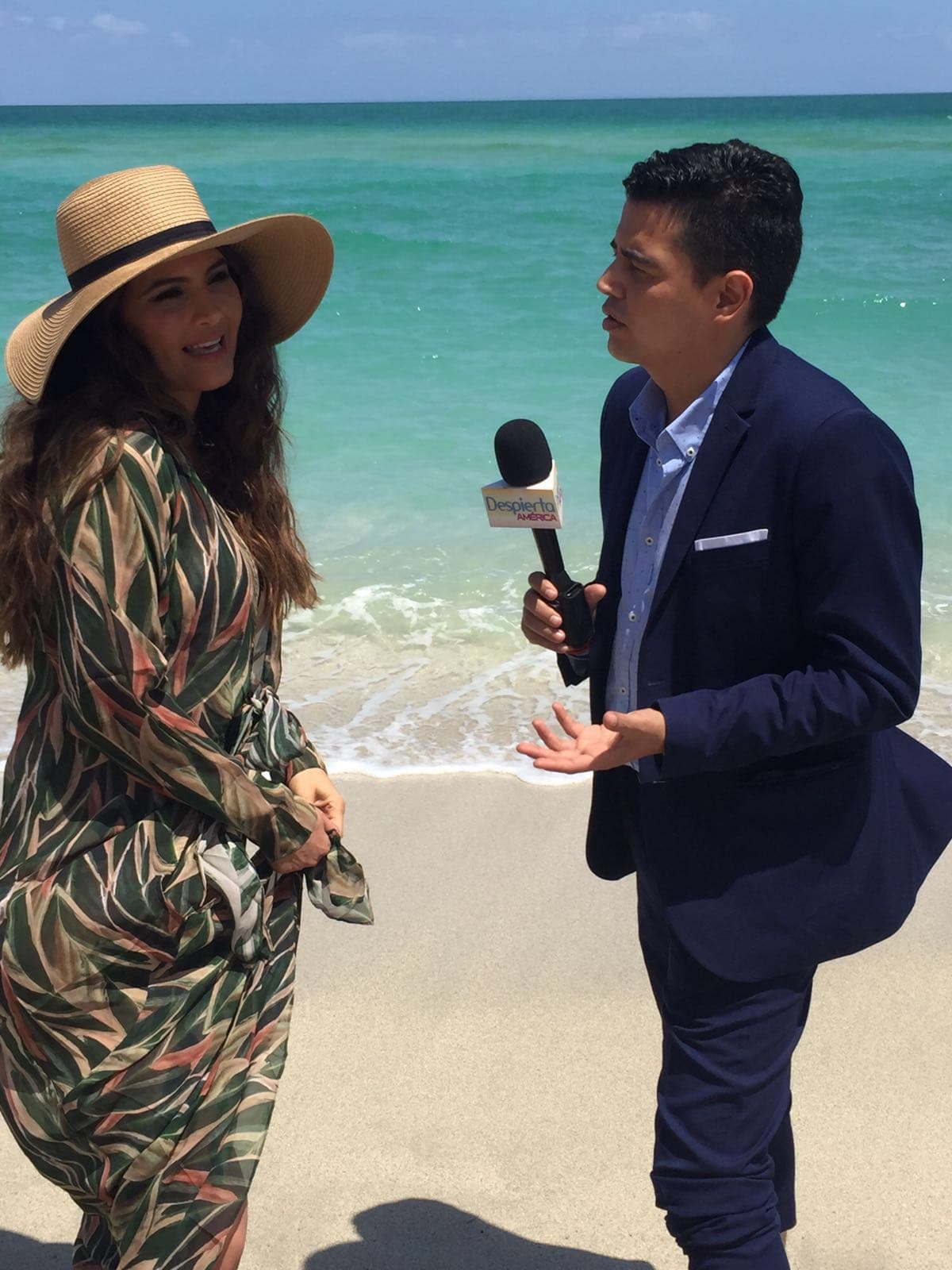 A Chiqui le encanta la playa y pasar ahí tiempo con su hija.